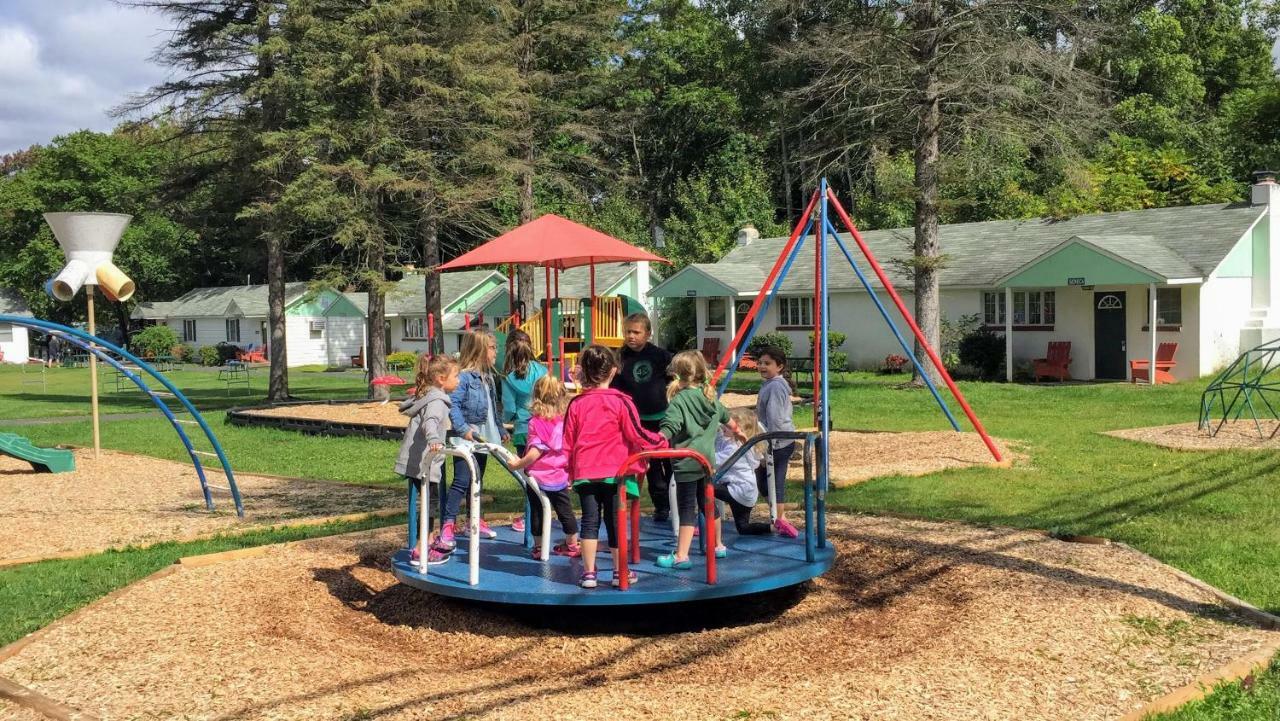 Chestnut Grove Family Resort マウント・ポコノ エクステリア 写真