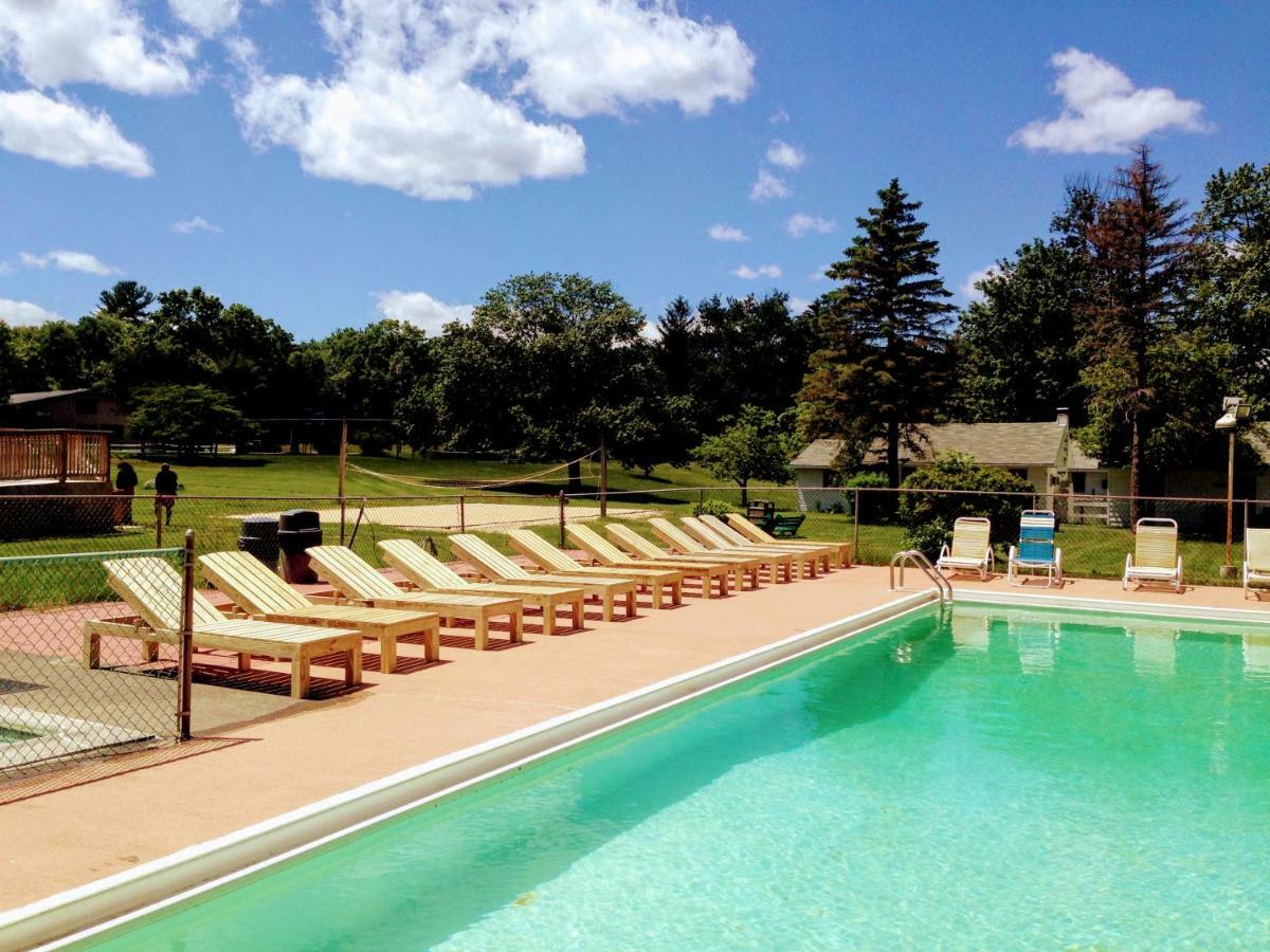 Chestnut Grove Family Resort マウント・ポコノ エクステリア 写真