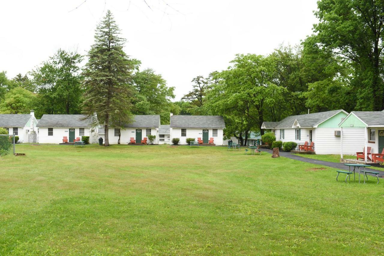 Chestnut Grove Family Resort マウント・ポコノ エクステリア 写真