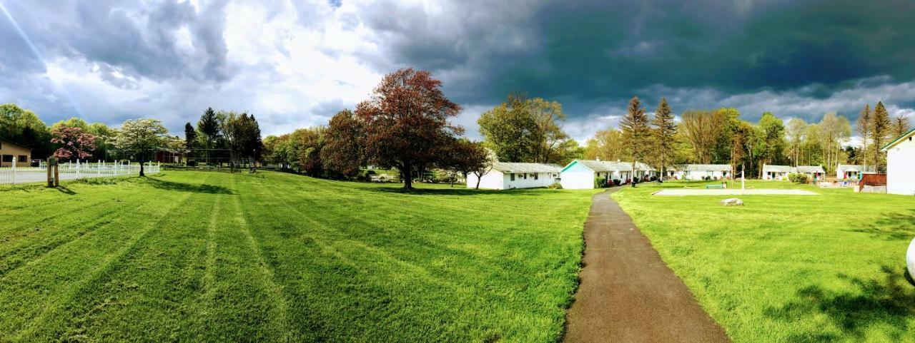 Chestnut Grove Family Resort マウント・ポコノ エクステリア 写真